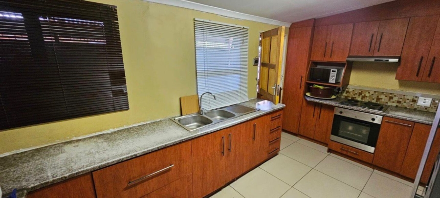 4 Bedroom Property for Sale in Roodepan Northern Cape